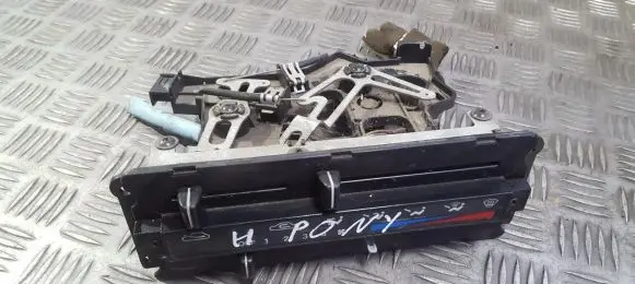 Hyundai Pony Climate control unit