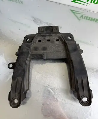 Honda CR-V Front bumper mounting bracket 71128T1GG000