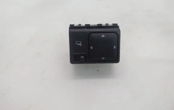 Nissan X-Trail T30 Wing mirror switch