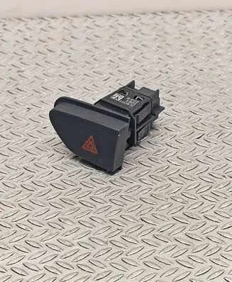 Renault Captur Hazard light switch 252907372R 20190409 10026629
