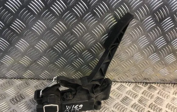 Mercedes-Benz A W169 Accelerator throttle pedal 1693000204