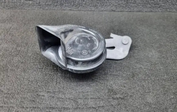 Audi A4 S4 B9 Horn signal 8W0951223 8W0951229