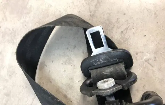 Front seatbelt