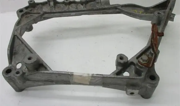 Volkswagen Multivan T6 Intercooler pipe mounting bracket 