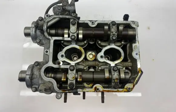 Subaru Legacy Engine head 