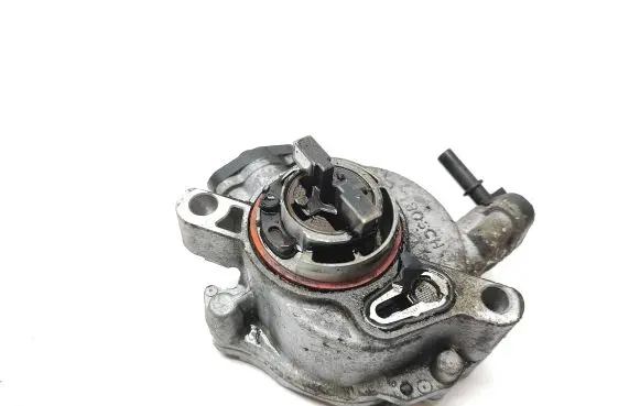 Citroen DS5 Vacuum pump 9804021880