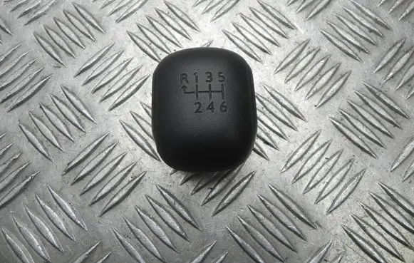 Opel Vivaro Gear lever shifter trim leather/knob 629