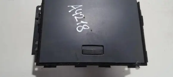 Glove box
