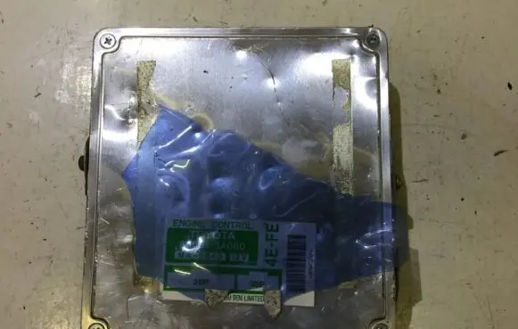 Toyota Corolla E100 Engine control unit/module 896611A080 MMA584012V