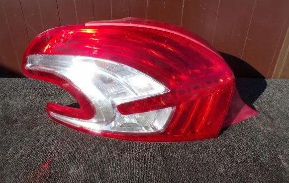 Peugeot 208 Rear/tail lights