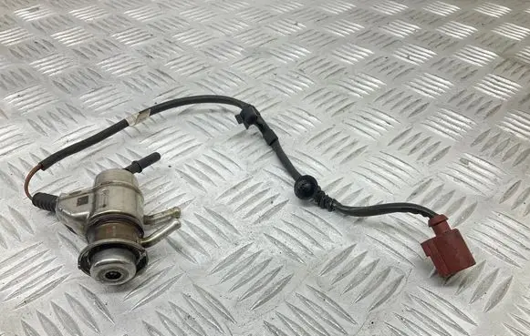 Audi Q3 8U AdBlue injector 04L131113G