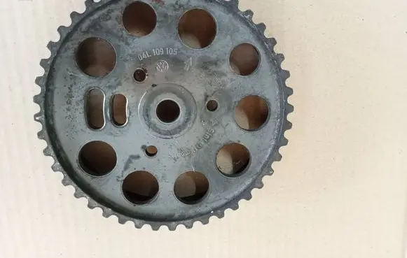 Audi A3 S3 A3 Sportback 8P Camshaft pulley/ VANOS 04L109105