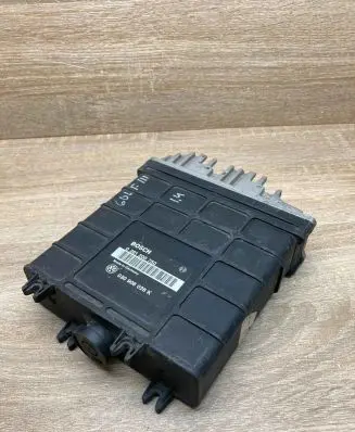 Volkswagen Golf III Engine control unit/module ECU 030906026K 0261200750