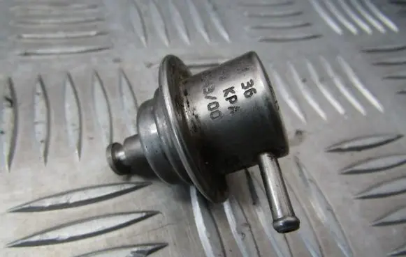Fuel pressure sensor