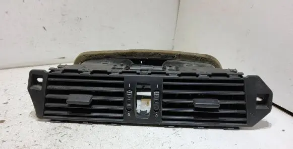 BMW 5 E60 E61 Dash center air vent grill 6910734 141218 7009275