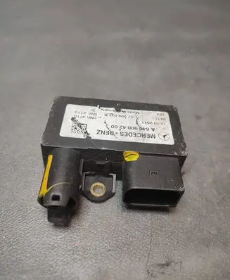 Renault Kangoo II Glow plug pre-heat relay A6409004200