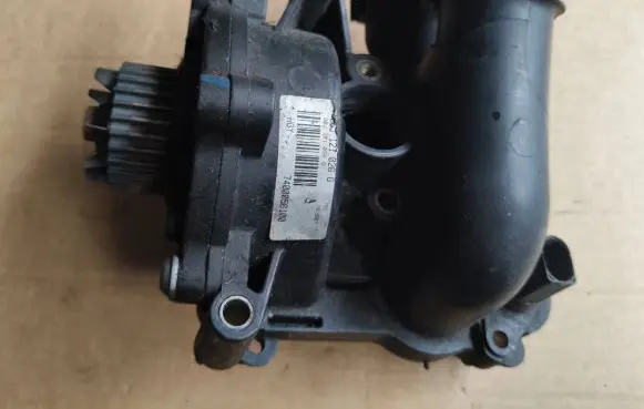 Volkswagen Scirocco Water pump 06j121026g