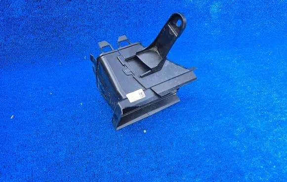 BMW X5 G05 Intercooler air channel guide 7421686