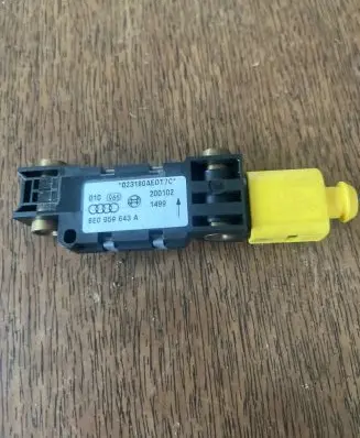 Audi A4 S4 B6 8E 8H Airbag deployment crash/impact sensor 8E0959643A 200102 023180AE077C