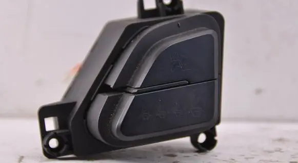 Hyundai i30 Seat belt warning relay 70721