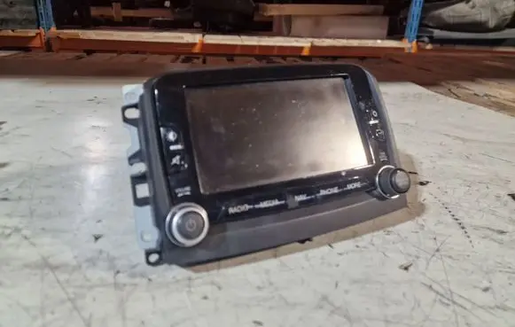Fiat 500L Radio/CD/DVD/GPS head unit 735577843