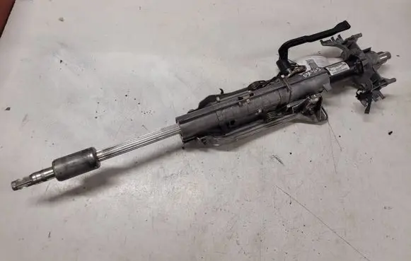 BMW 1 E81 E87 Steering wheel axle 3230678699A101 831401084515