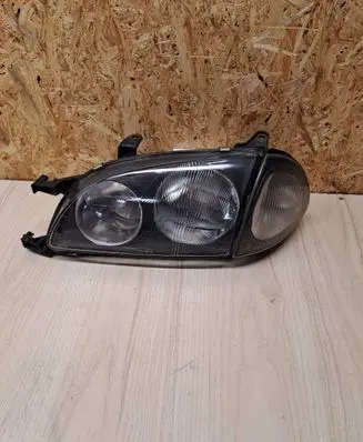 Toyota Avensis T220 Headlight/headlamp
