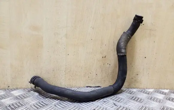 Land Rover Discovery 3 - LR3 Engine coolant pipe/hose