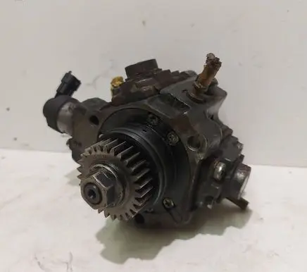 Opel Vivaro Fuel injection high pressure pump 8200950493 0445010205 5419785