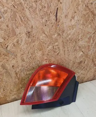 Mitsubishi Colt Rear/tail lights MR957365 27850102
