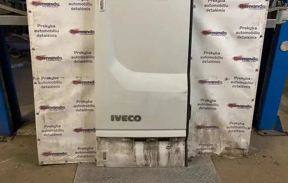 Iveco Daily 6th gen Rear door