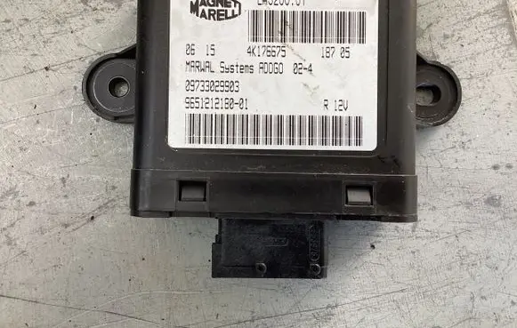 Peugeot 807 Fuel injection pump control unit/module 551200016905 9651212180 09733029903