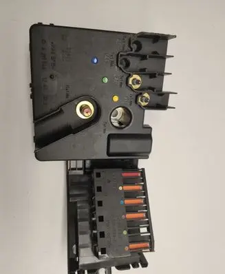 Mercedes-Benz CLS C219 Fuse module A2115461241