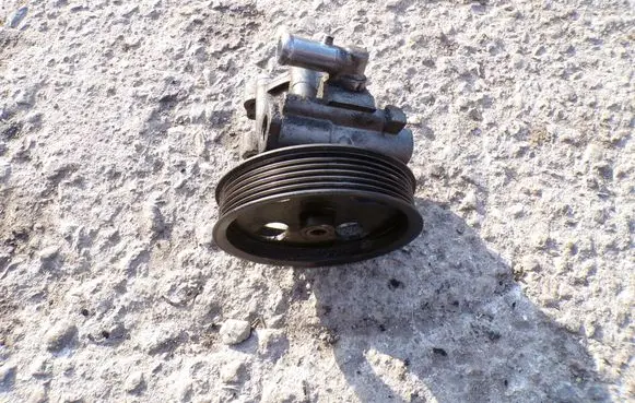 Alfa Romeo 159 Power steering pump 505004240