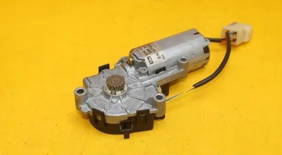 Mercedes-Benz Vito Viano W638 Sunroof motor/actuator 0058203442