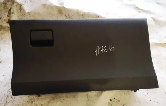 Toyota Verso-S Glove box 5555152190 55551-52190