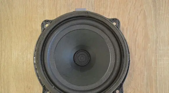 KIA Stinger Front door speaker 96330J5000