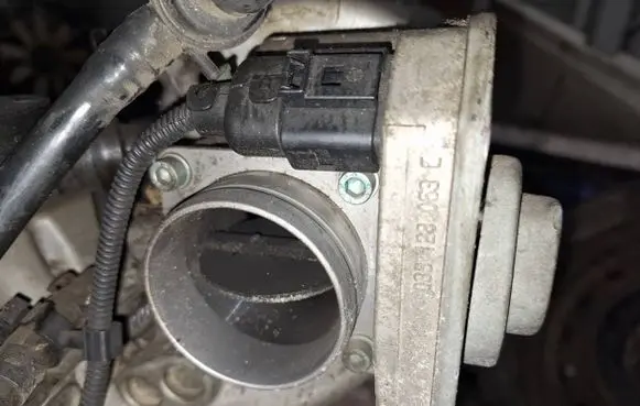 Skoda Fabia Mk1 (6Y) Throttle valve 038128063