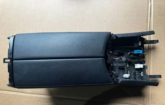 Mercedes-Benz C AMG W205 Armrest 