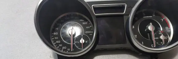 Speedometer (instrument cluster)