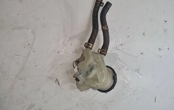 Honda Insight Brake fluid reservoir 