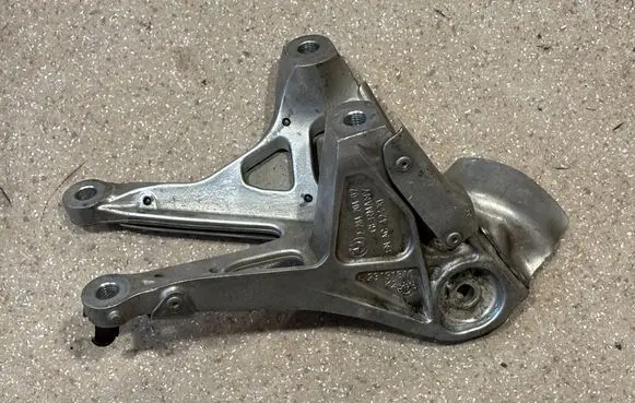 BMW M4 F82 F83 Engine mounting bracket 2284204
