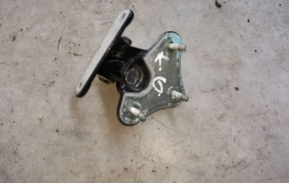 Mercedes-Benz ML W166 Rear door lower hinge