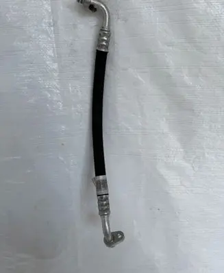 Opel Corsa F Air conditioning (A/C) pipe/hose 39185241