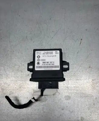 Volkswagen PASSAT B6 Light module LCM 5WK49676C 5M0907357C
