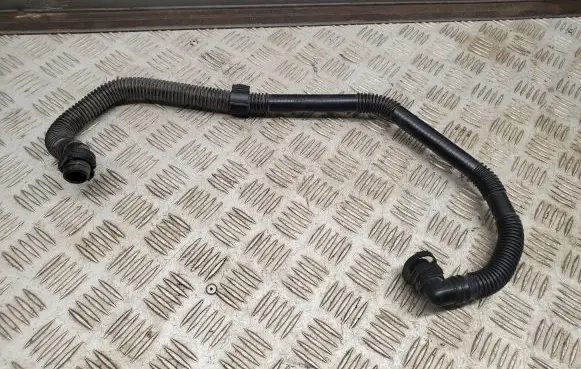 Audi Q7 4M Breather hose/pipe 4M0133817J