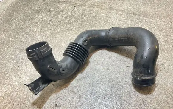 Opel Movano B Air intake duct part 165554107R