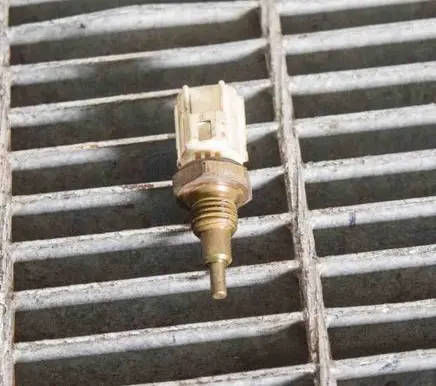 Toyota Prius (XW20) Coolant temperature sensor 8942233030