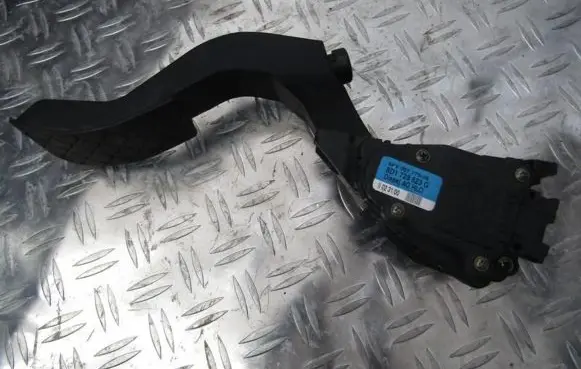 Audi A6 S6 C5 4B Accelerator throttle pedal 8d1723523g 6pv007770-06