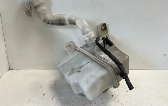 Volkswagen PASSAT B8 Windshield washer fluid reservoir/tank 3Q0955448B